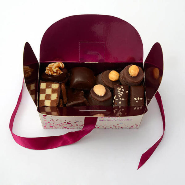 Ballotin_de_pralinés_au_chocolat_Noir_Jardin_des_delices
